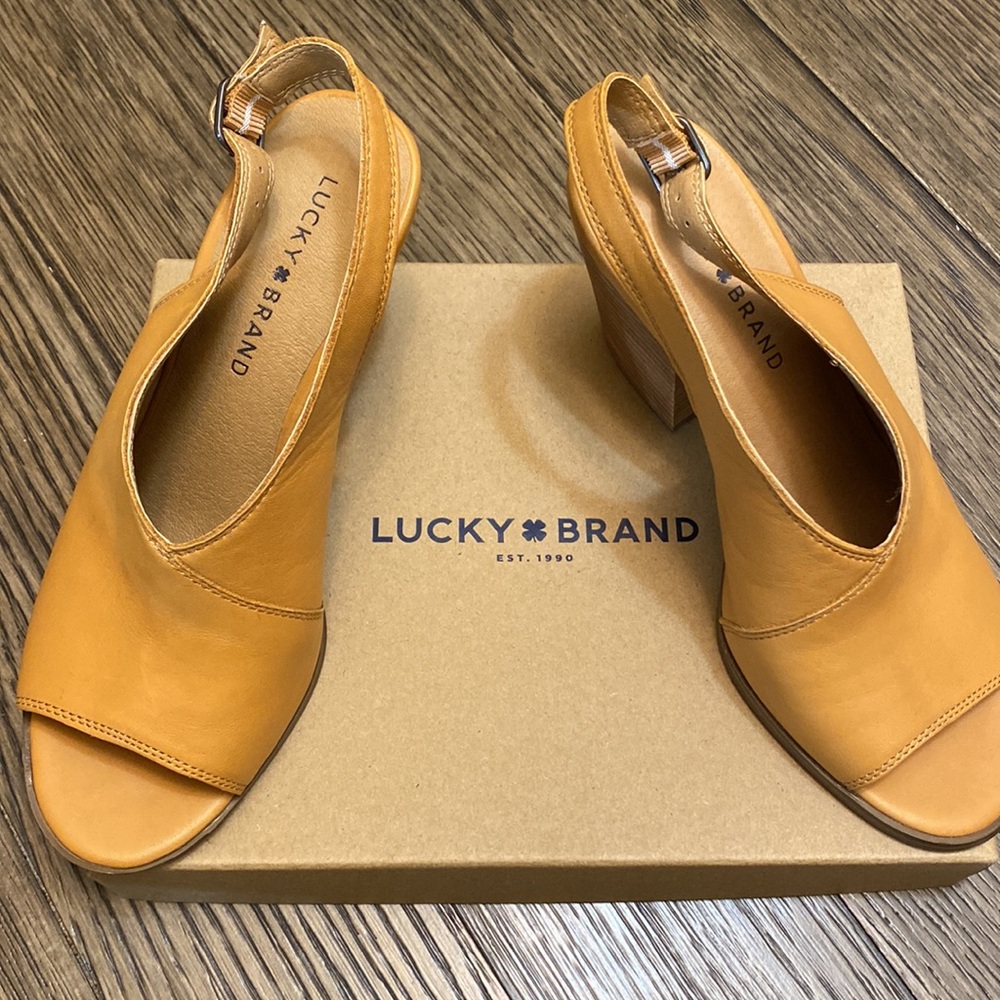 Lucky Brand shoes color alpaca size 8/5 wore ones, very confortable - Picture 8 of 8